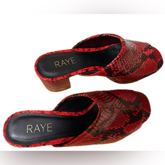 RAYE BRAND Bold Red Snake Print Platform Block Heels. SIZE: 7.5 / 38 - Picture 4 of 9